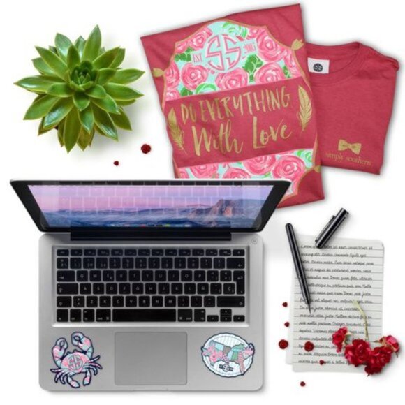 Simply Southern | Red & Gold "Do Everything With Love" Tee | Size Medium - Picture 3 of 14